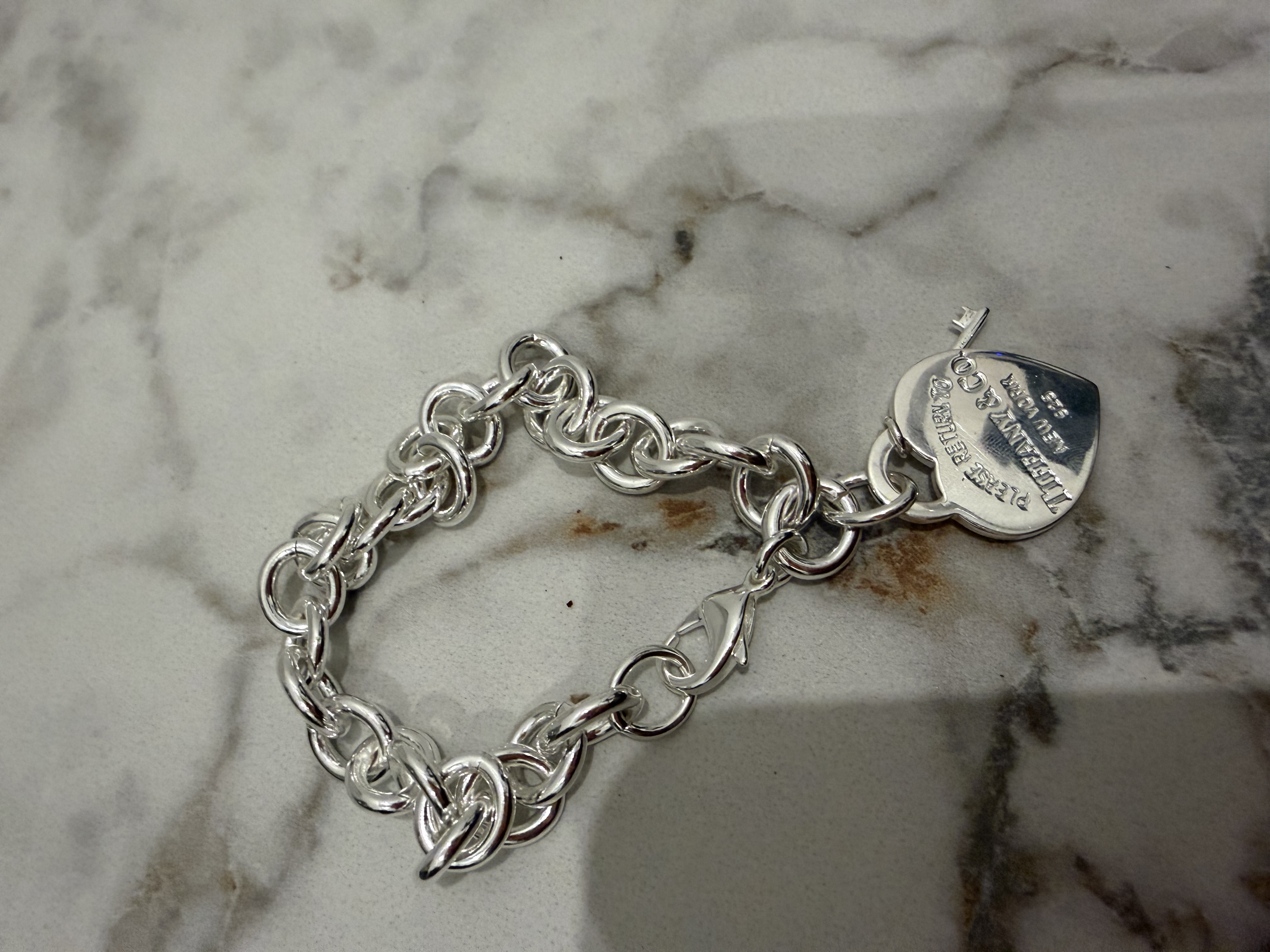 Tiffany & Co. Return to Tiffany Love Heart Tag Key Bracelet authentication photograph 6