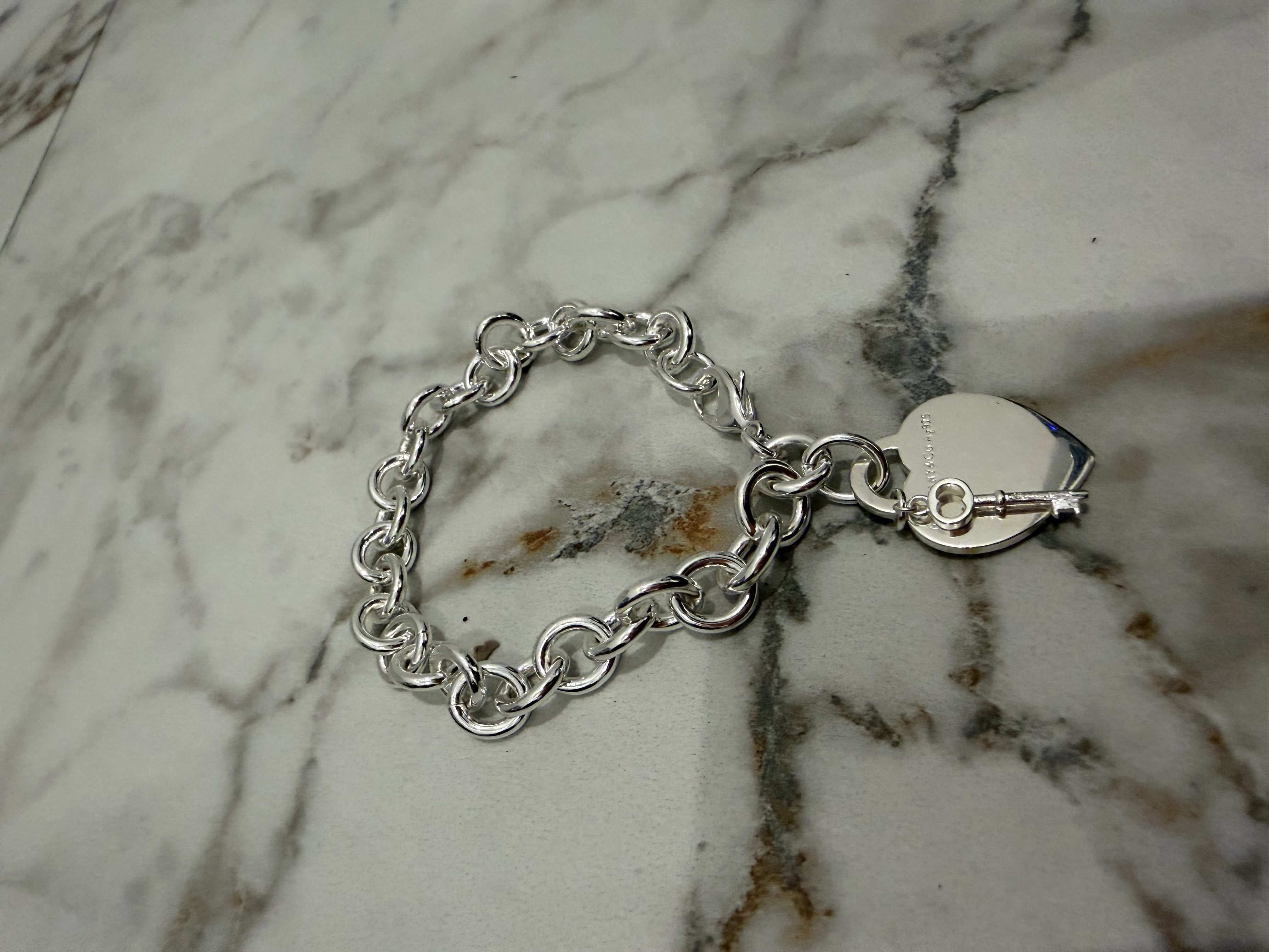 Tiffany & Co. Return to Tiffany Love Heart Tag Key Bracelet authentication photograph 4