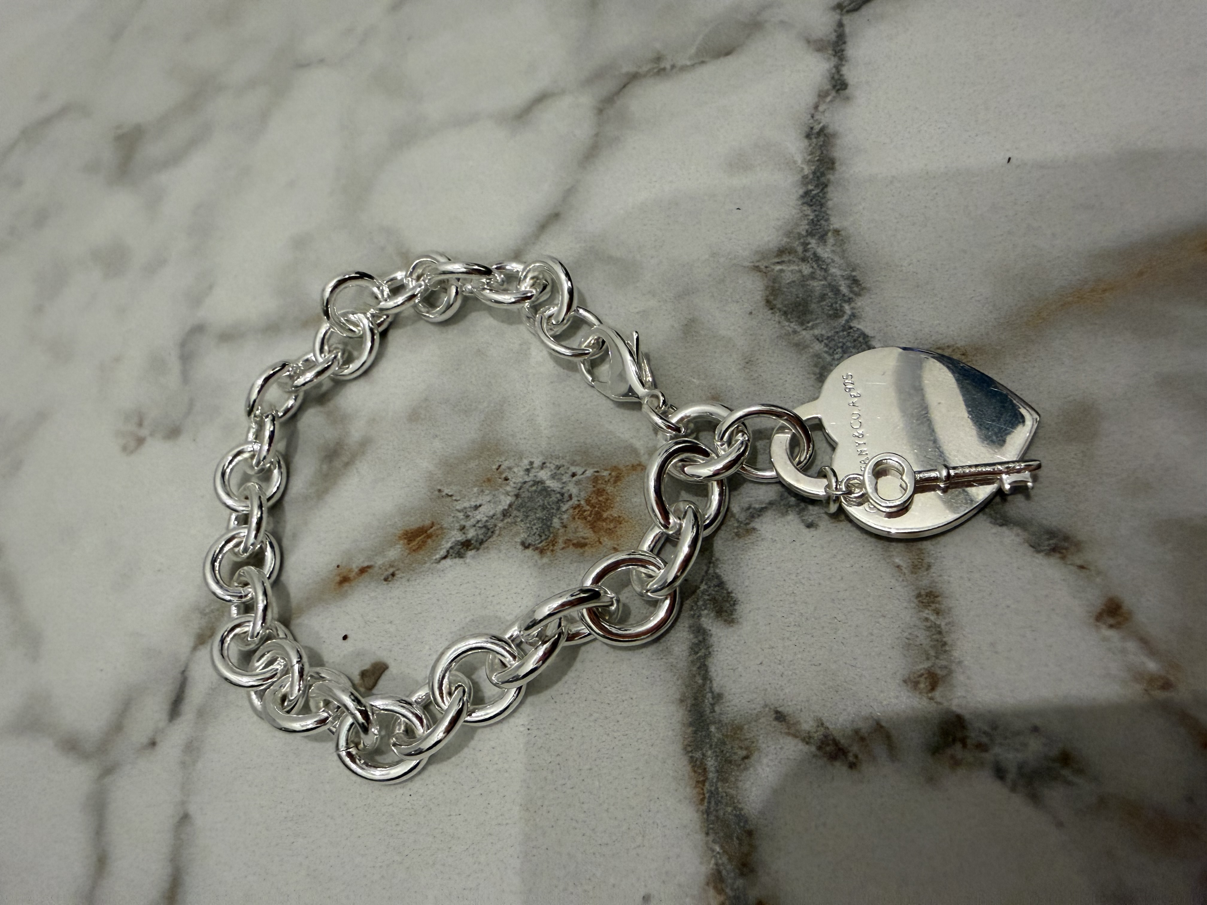 Tiffany & Co. Return to Tiffany Love Heart Tag Key Bracelet authentication photograph 5